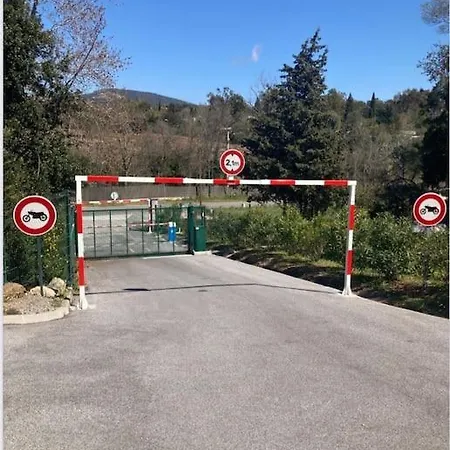 Les Restanques Bougainvillée 2051 *